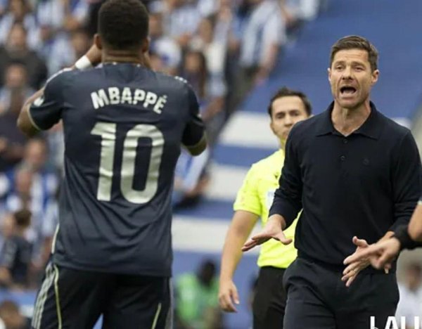 炒股配资之家网 43岁龙哥真有种：14亿欧皇马祭出621死守阵 8后卫全上了 佛爷着急